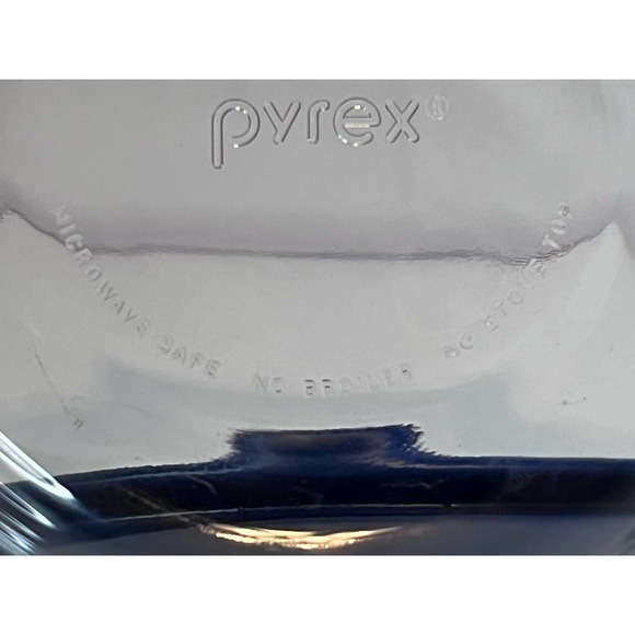 Wonder Woman Pyrex 30oz Glass Storage Container - LE - Picture 7 of 7